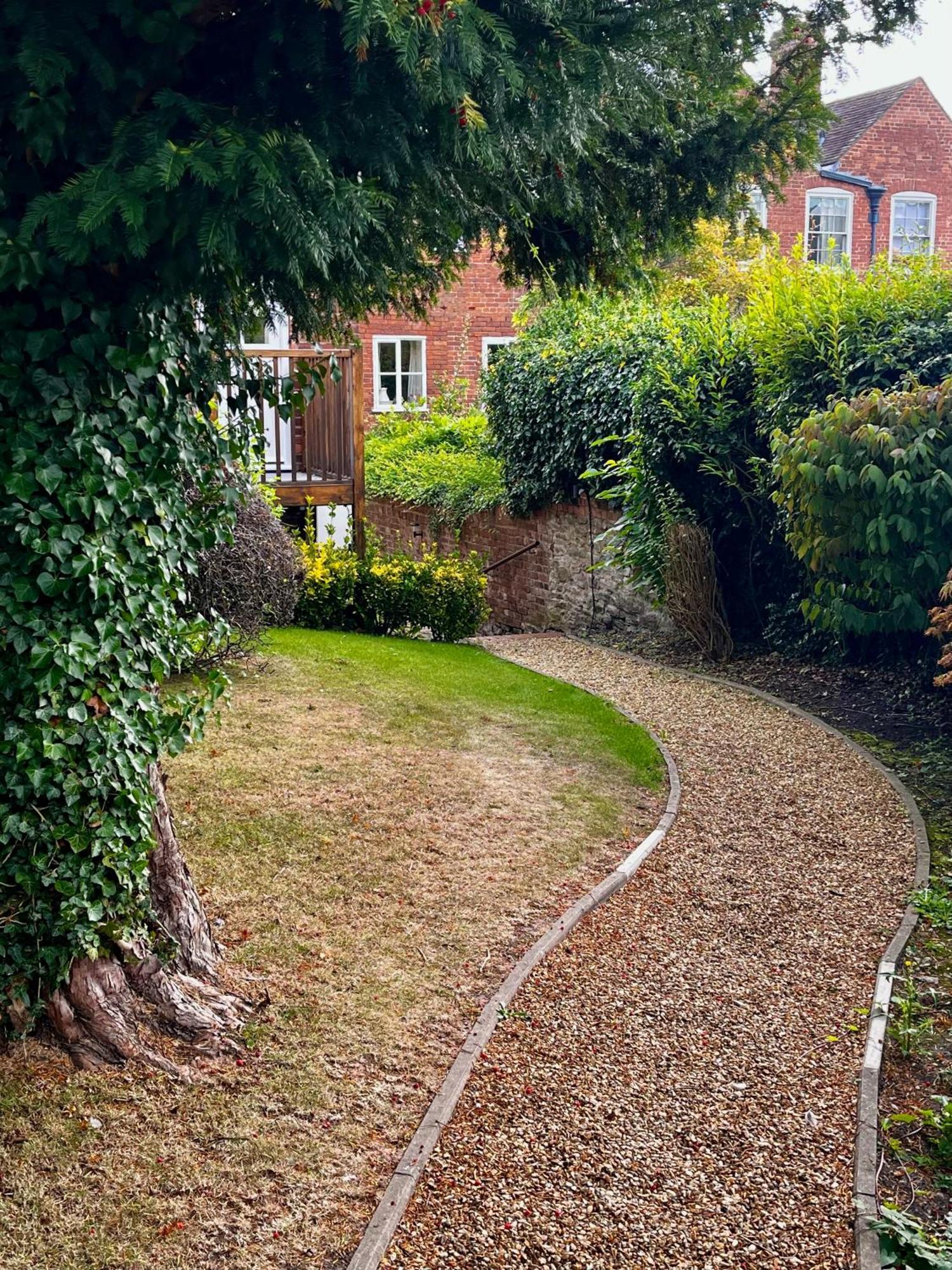 Flower Cottage By Ludlow Castle With Onsite Parking Εξωτερικό φωτογραφία
